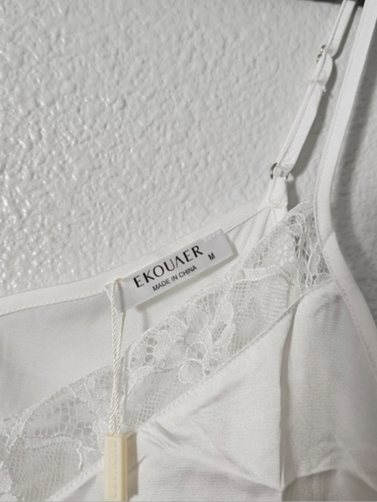 Women’s White Lace-Trim Camisole with Adjustable Straps Sz M - Picture 6 of 9